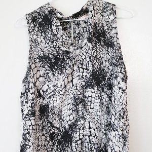 Womens Forever 21 Black and White Blouse | Medium | Polyester Satin Feel